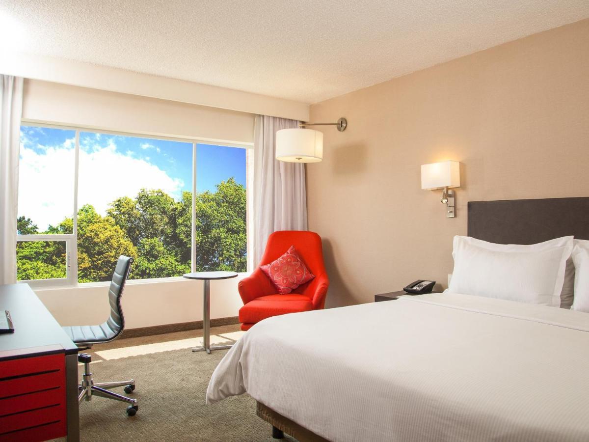 Fiesta Inn Guadalajara Aeropuerto Las Pintas Екстериор снимка