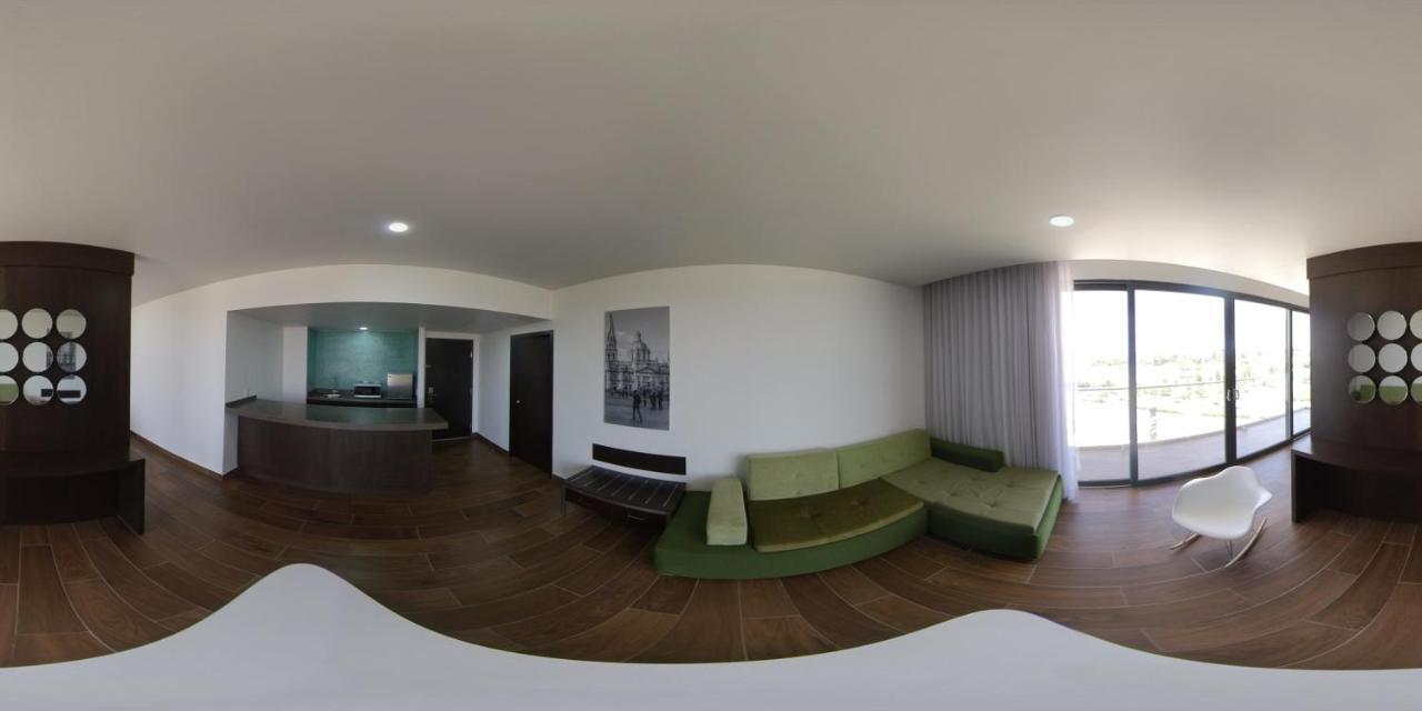 Fiesta Inn Guadalajara Aeropuerto Las Pintas Екстериор снимка