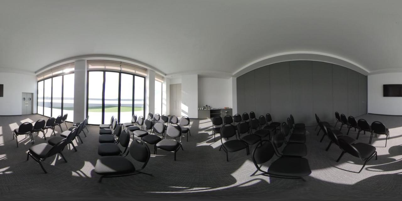 Fiesta Inn Guadalajara Aeropuerto Las Pintas Екстериор снимка