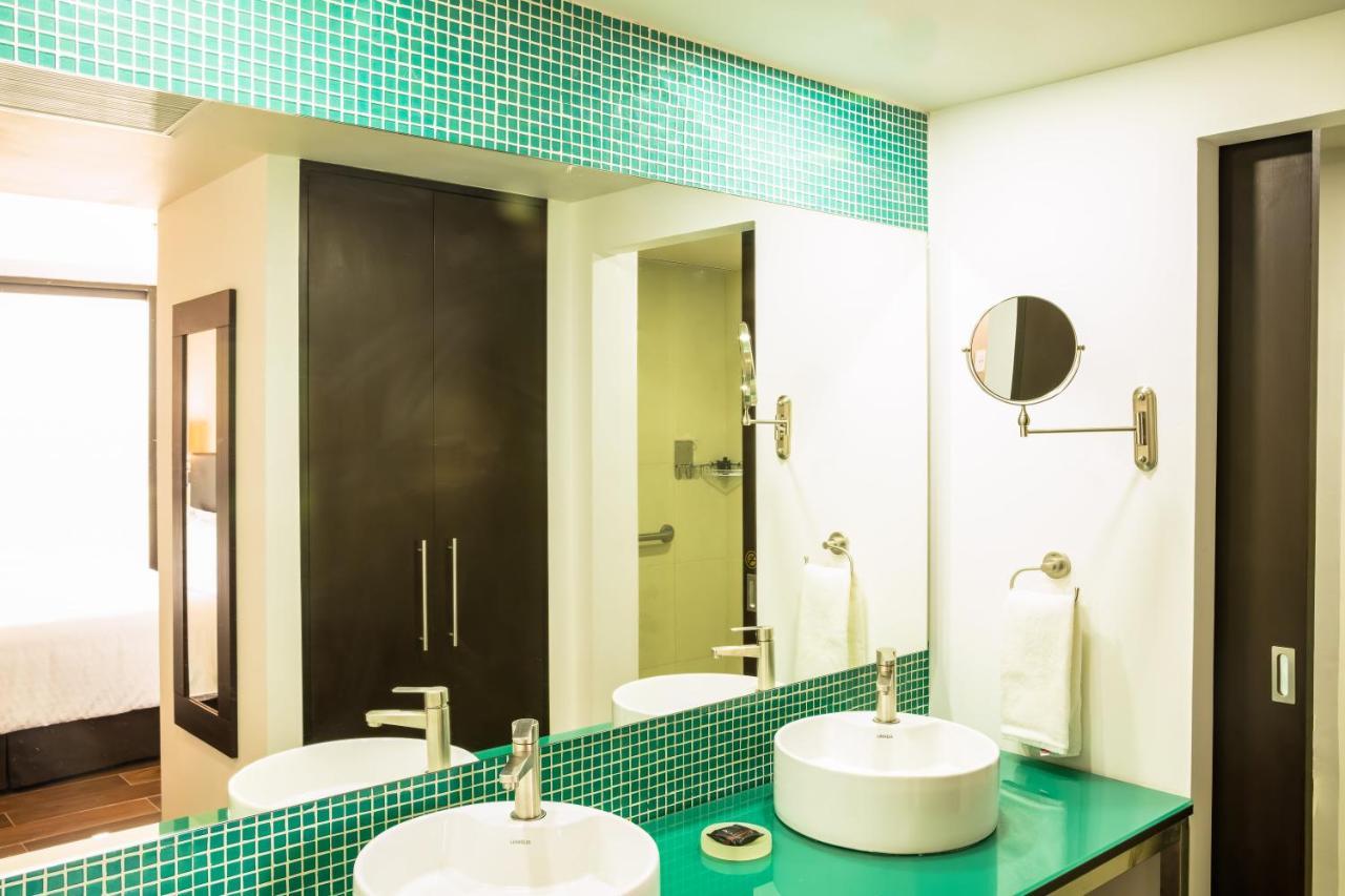 Fiesta Inn Guadalajara Aeropuerto Las Pintas Екстериор снимка