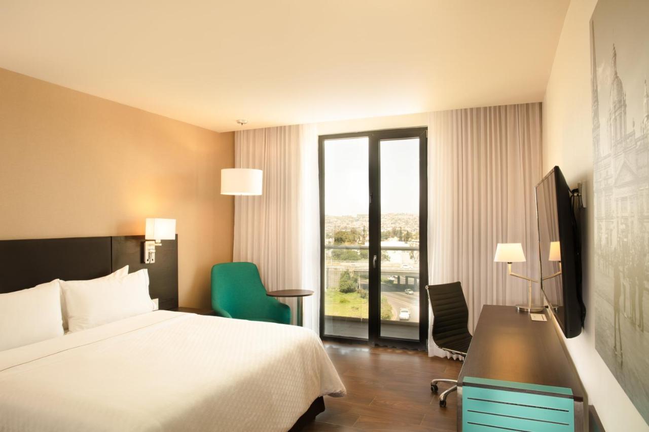 Fiesta Inn Guadalajara Aeropuerto Las Pintas Екстериор снимка